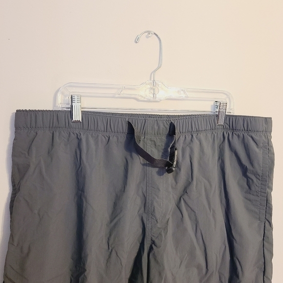 Columbia | Women's Gray/Blue Omni-Shade Hiking Shorts (Size XL or 8L) - Picture 3 of 14
